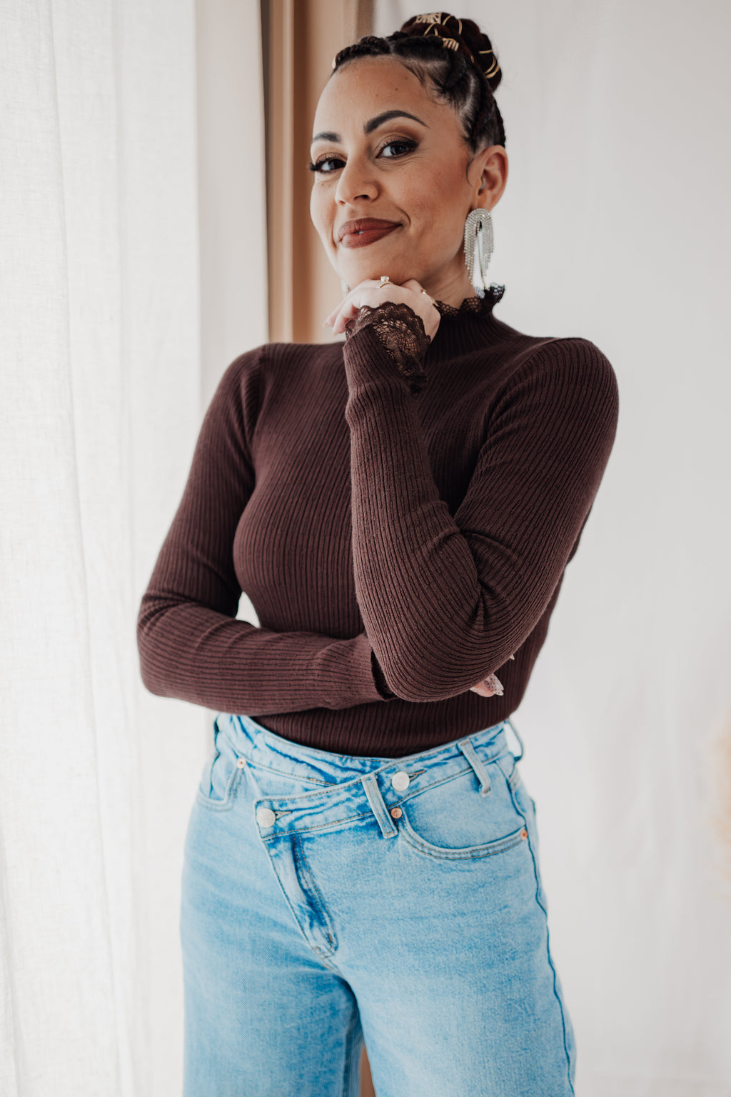 Pull Farah - col montant chocolat à dentelle