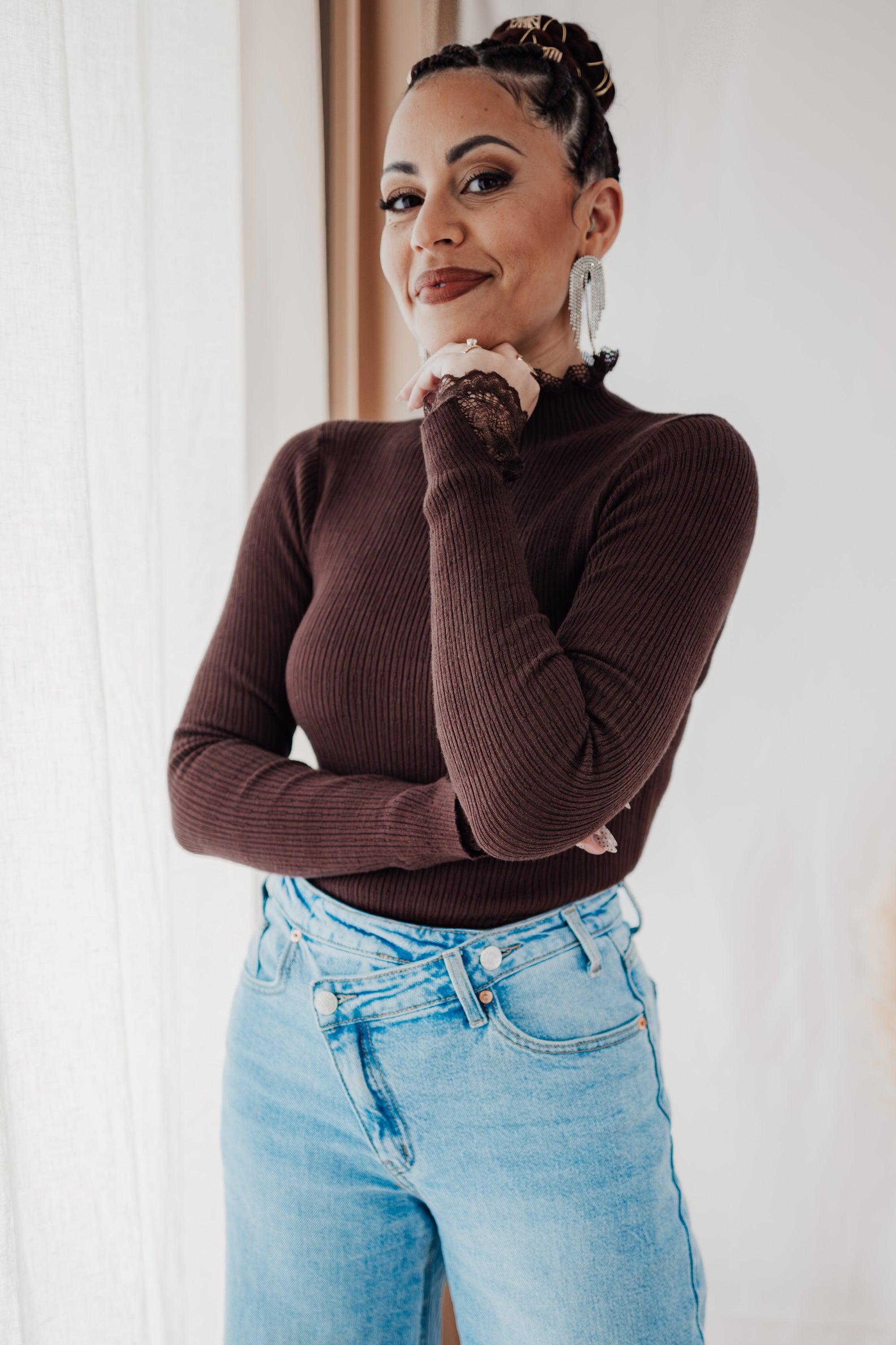 Pull Farah - col montant chocolat à dentelle