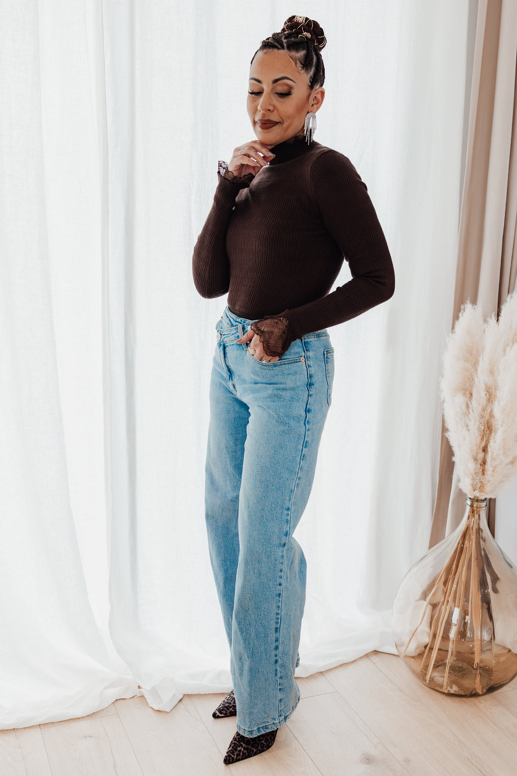 Pull Farah - col montant chocolat à dentelle