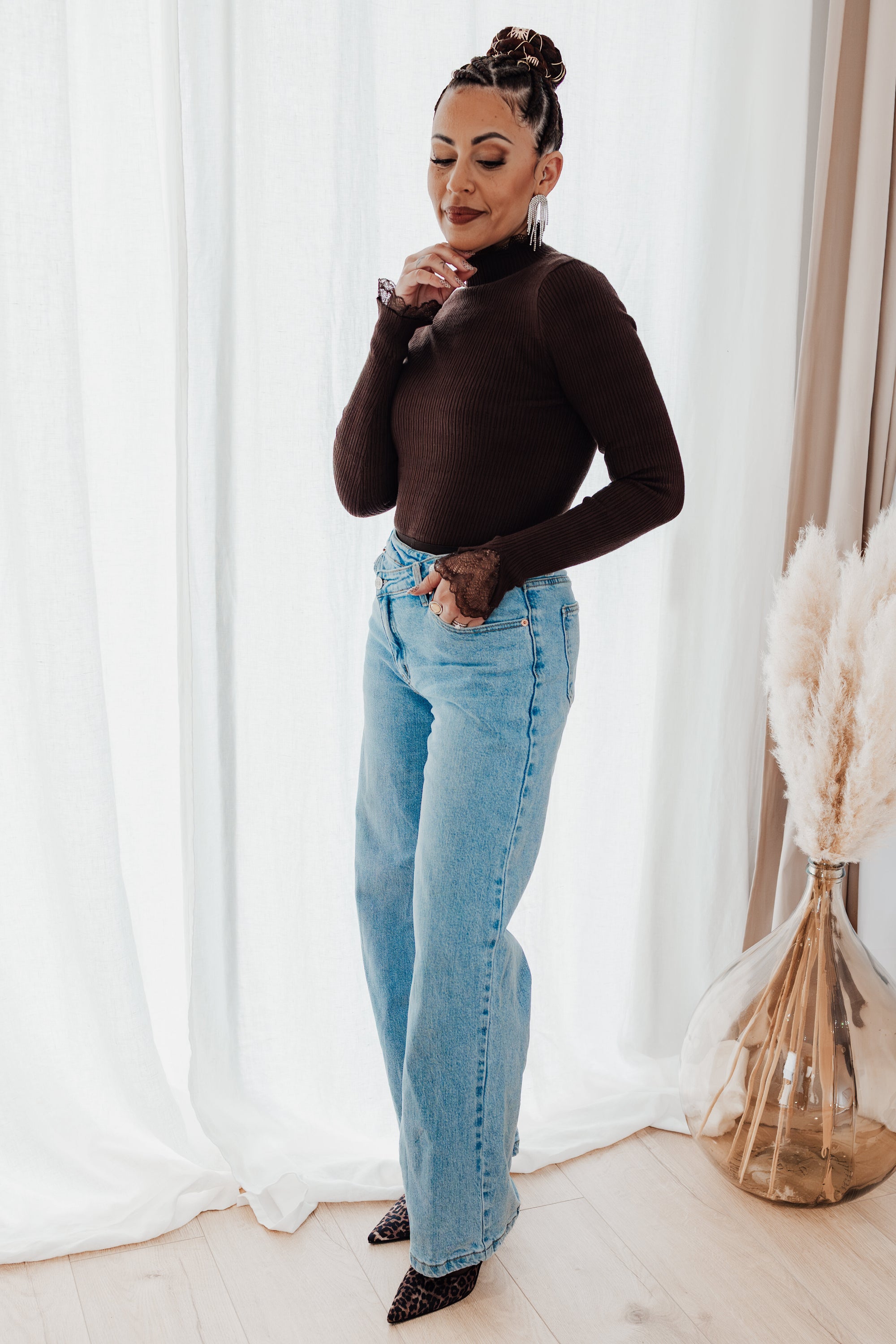 Pull Farah - col montant chocolat à dentelle