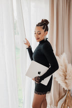 Pull Farah - col montant noir à dentelle