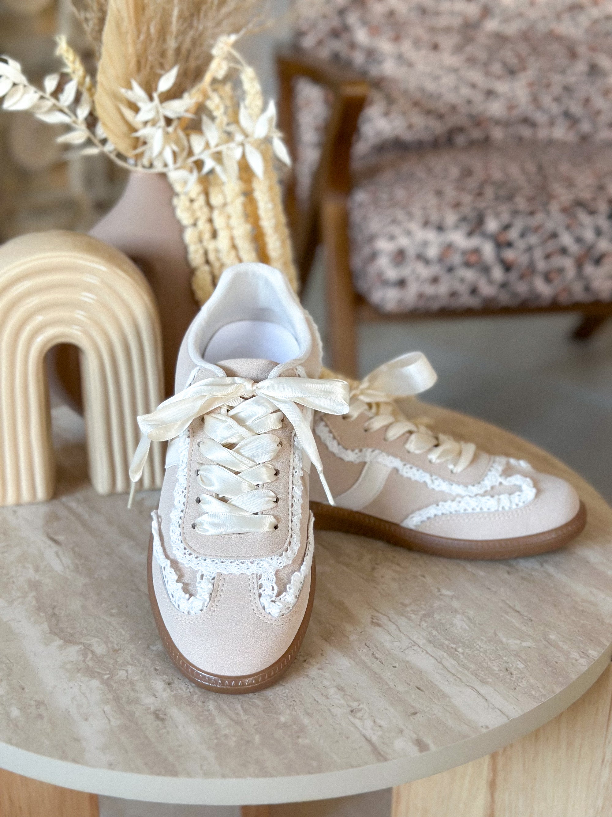 Baskets Isis - beige à dentelle