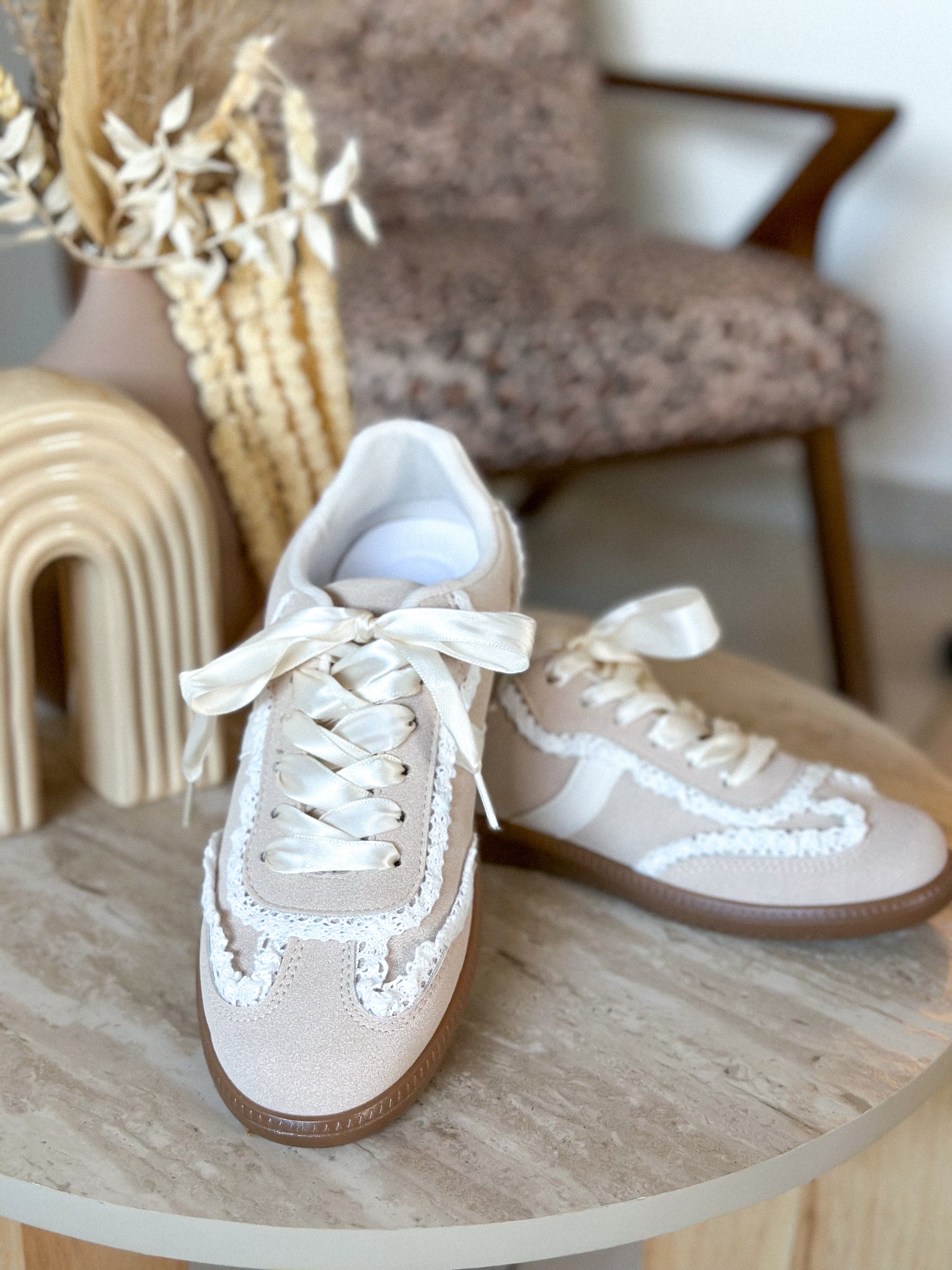 Baskets Isis - beige à dentelle