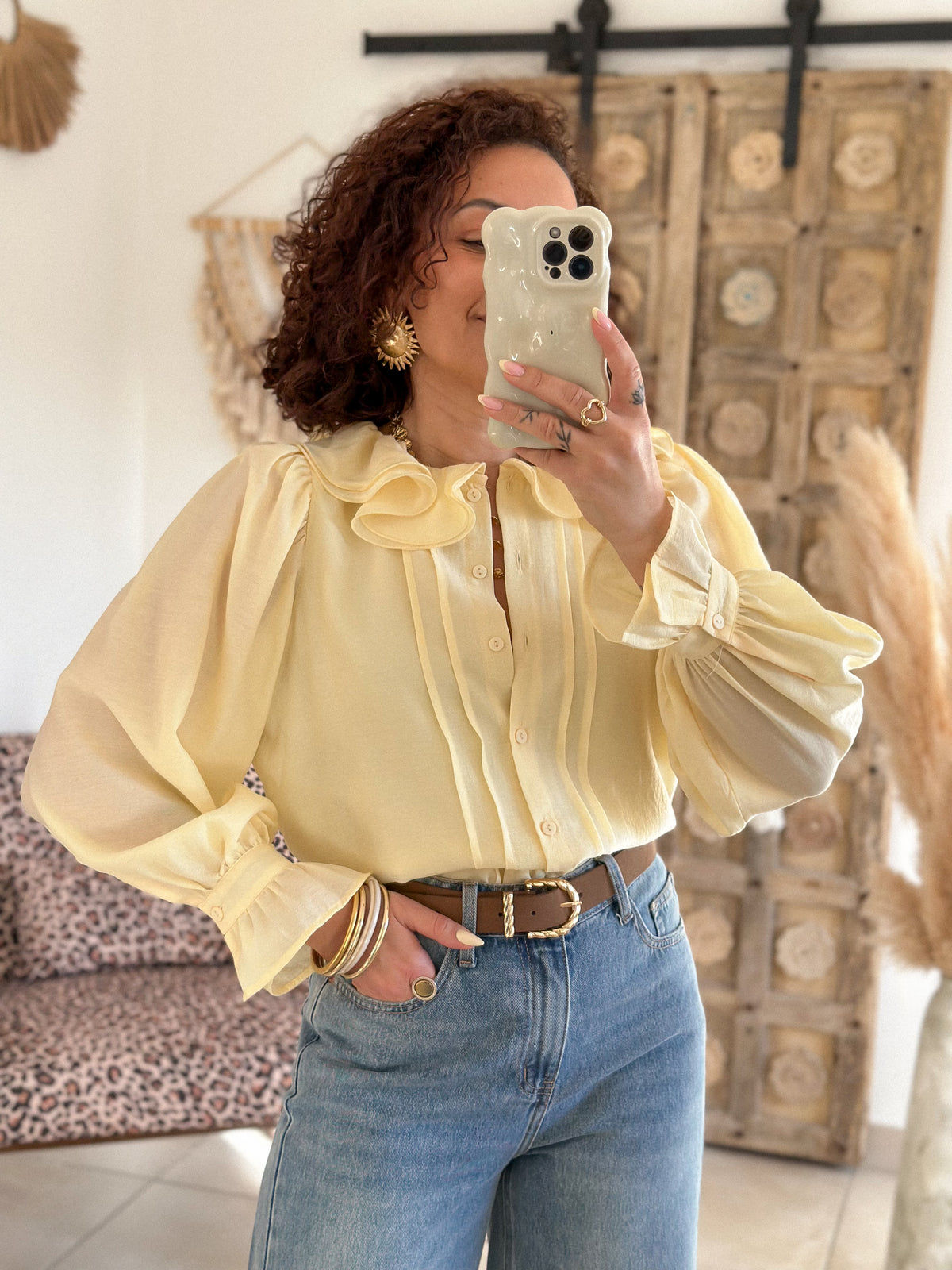 June Blouse - Light yellow ruffled collar