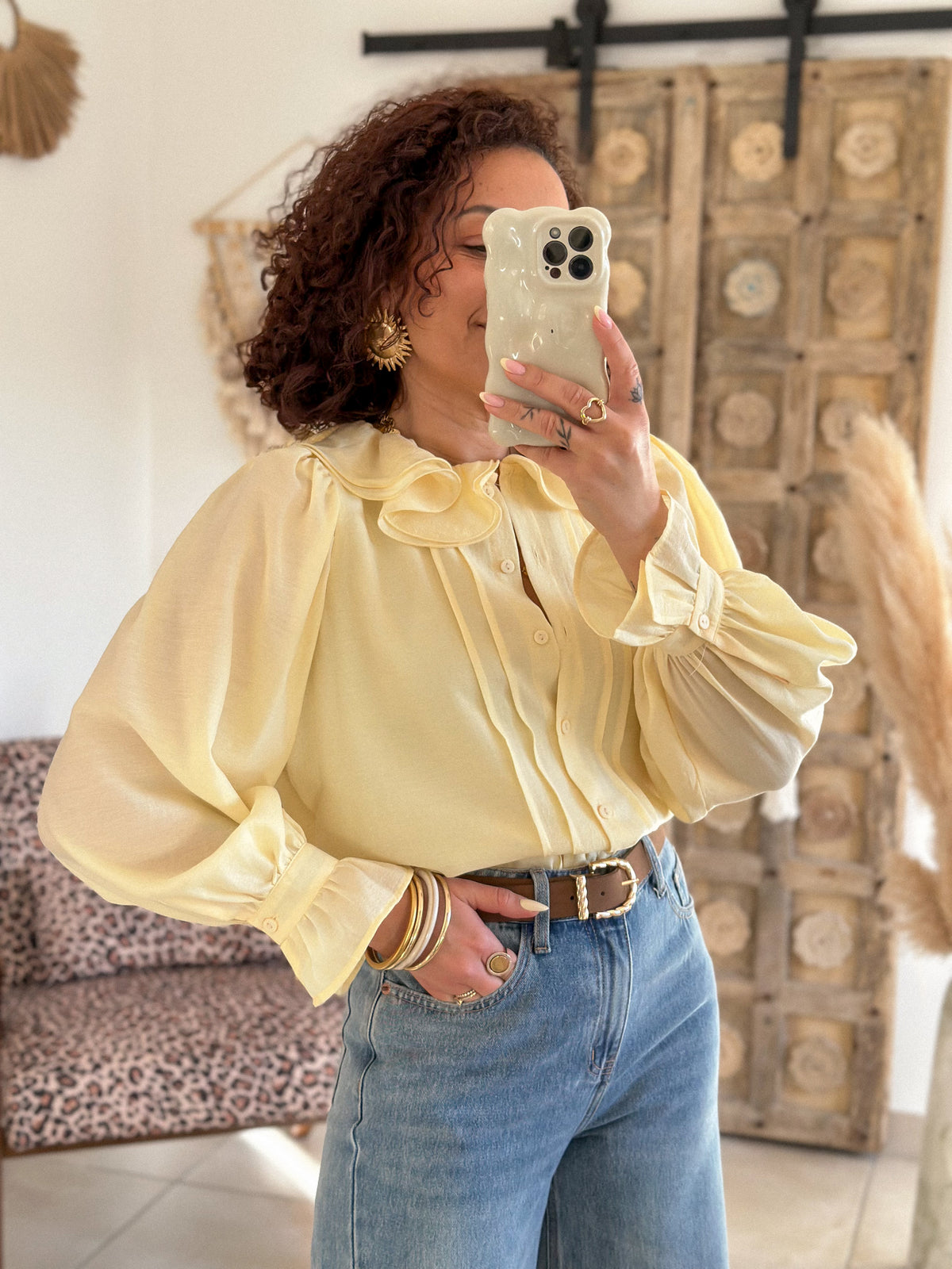 June Blouse - Light yellow ruffled collar