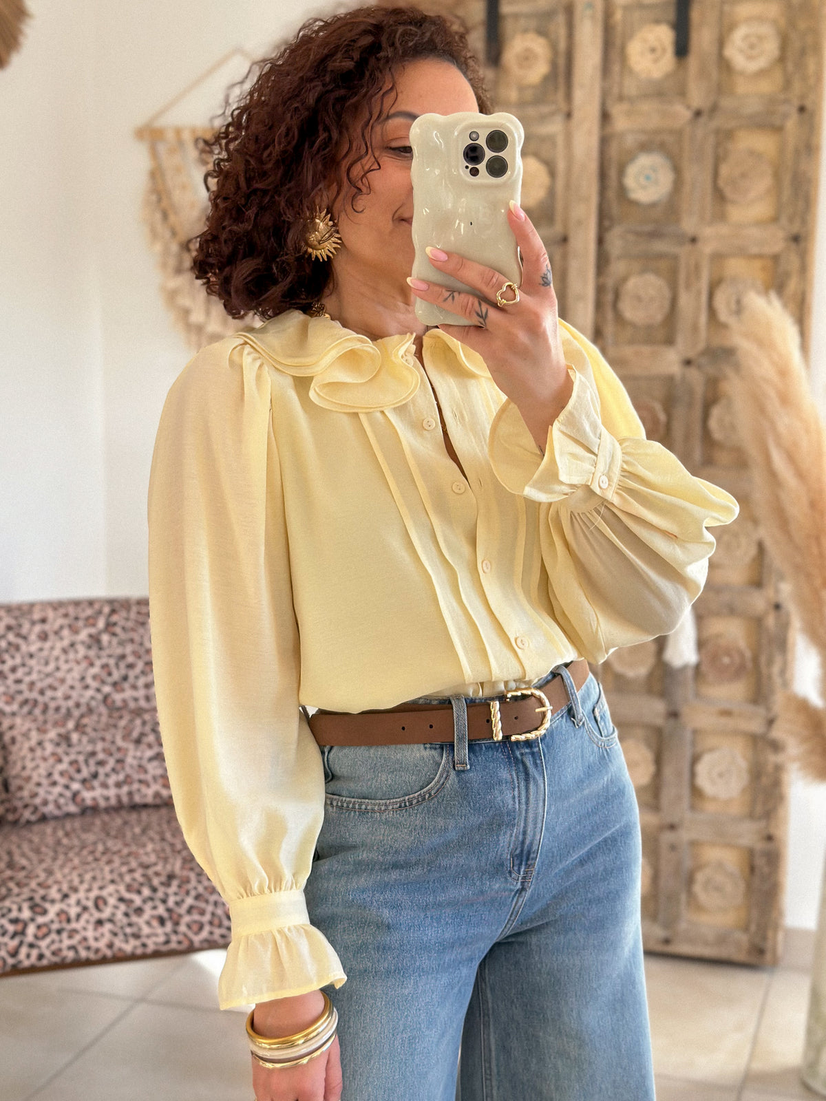 June Blouse - Light yellow ruffled collar