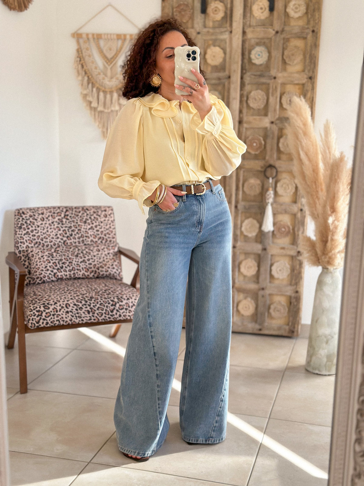 June Blouse - Light yellow ruffled collar