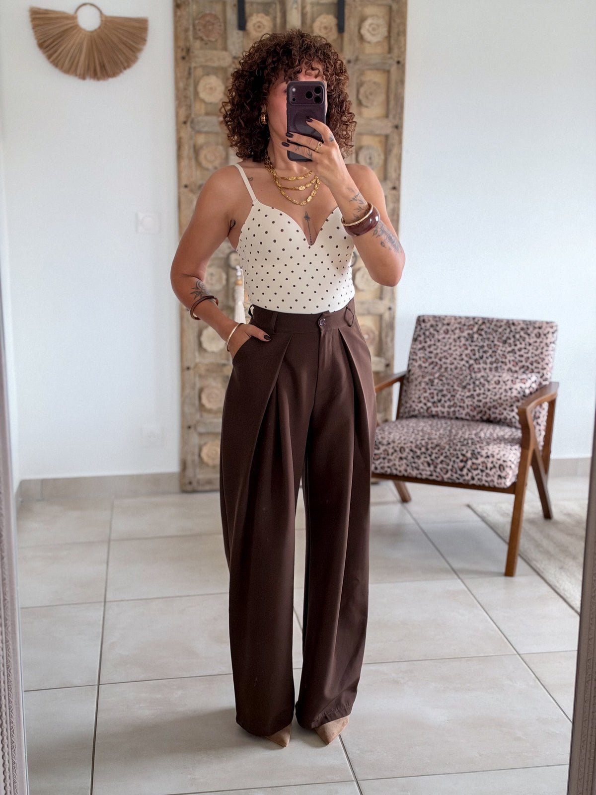 Body Suzanne - Sculptant beige à pois chocolat