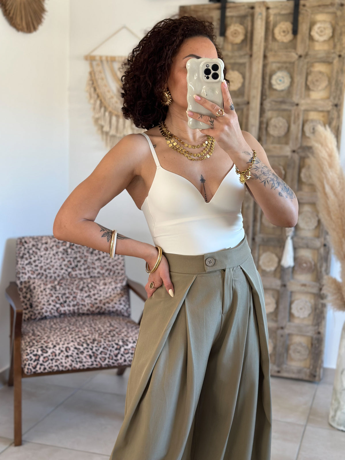 Body Joa - Ivory sculpting
