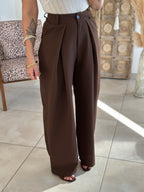 Pantalon Jess - large à pince chocolat