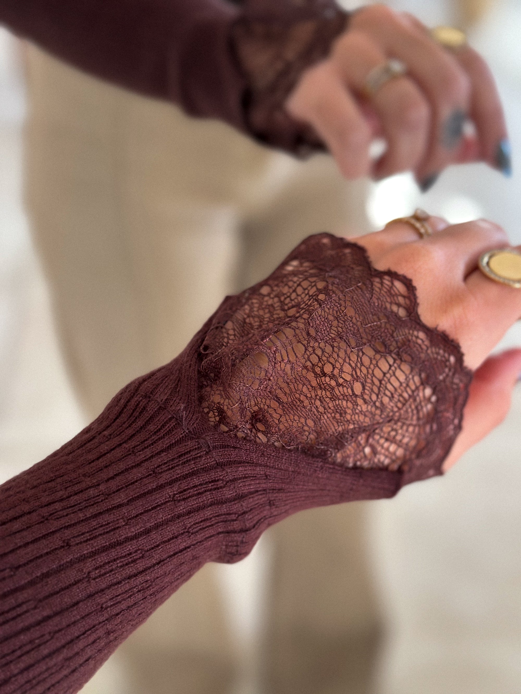 Pull Farah - col montant chocolat à dentelle