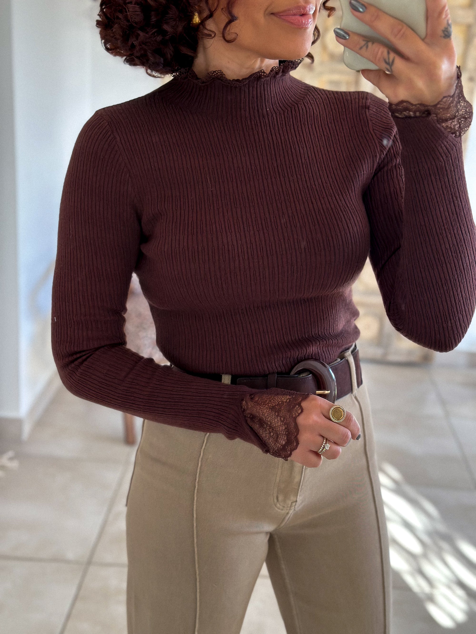 Pull Farah - col montant chocolat à dentelle
