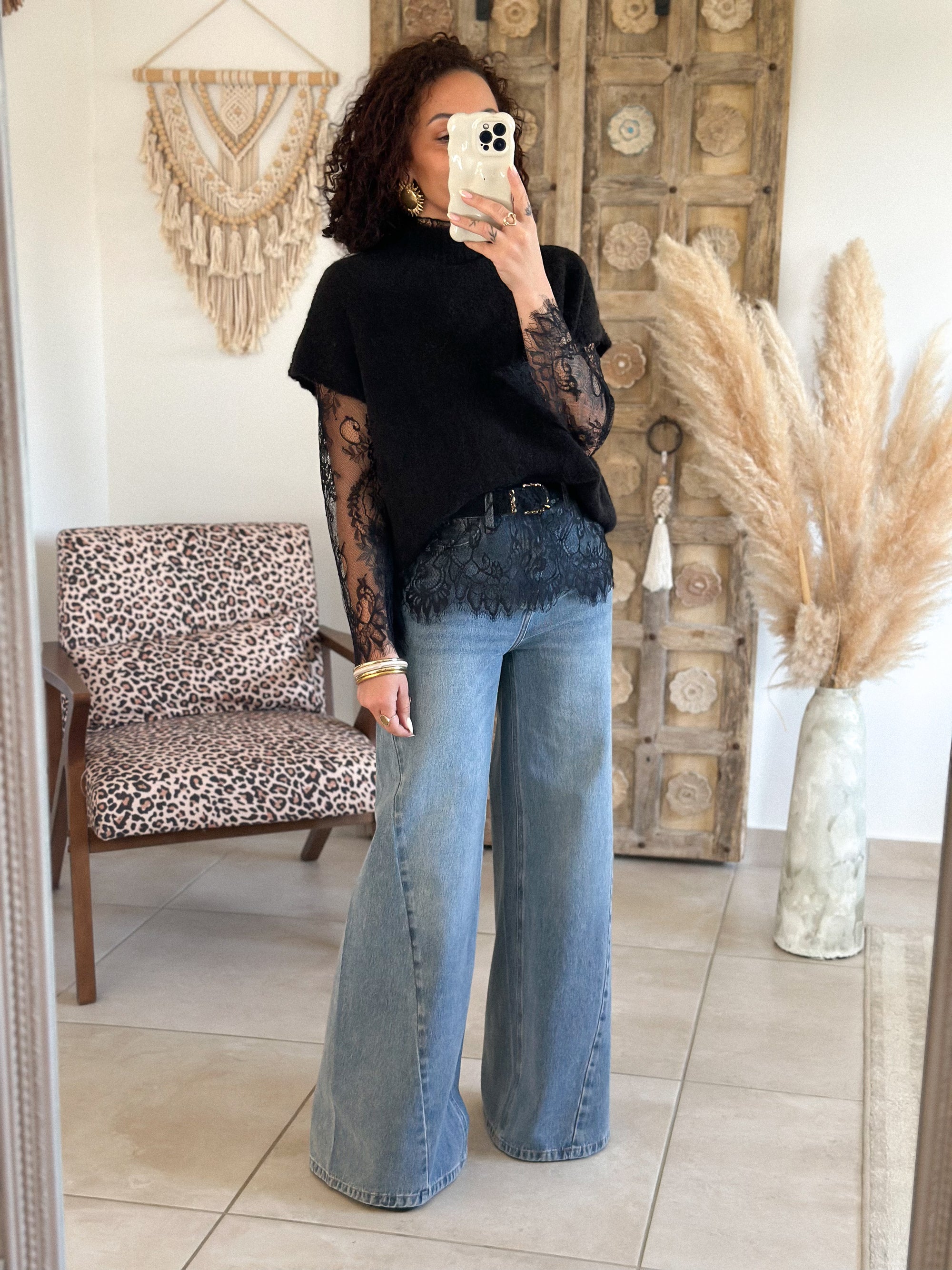 Pull Catia - Noir manches dentelle