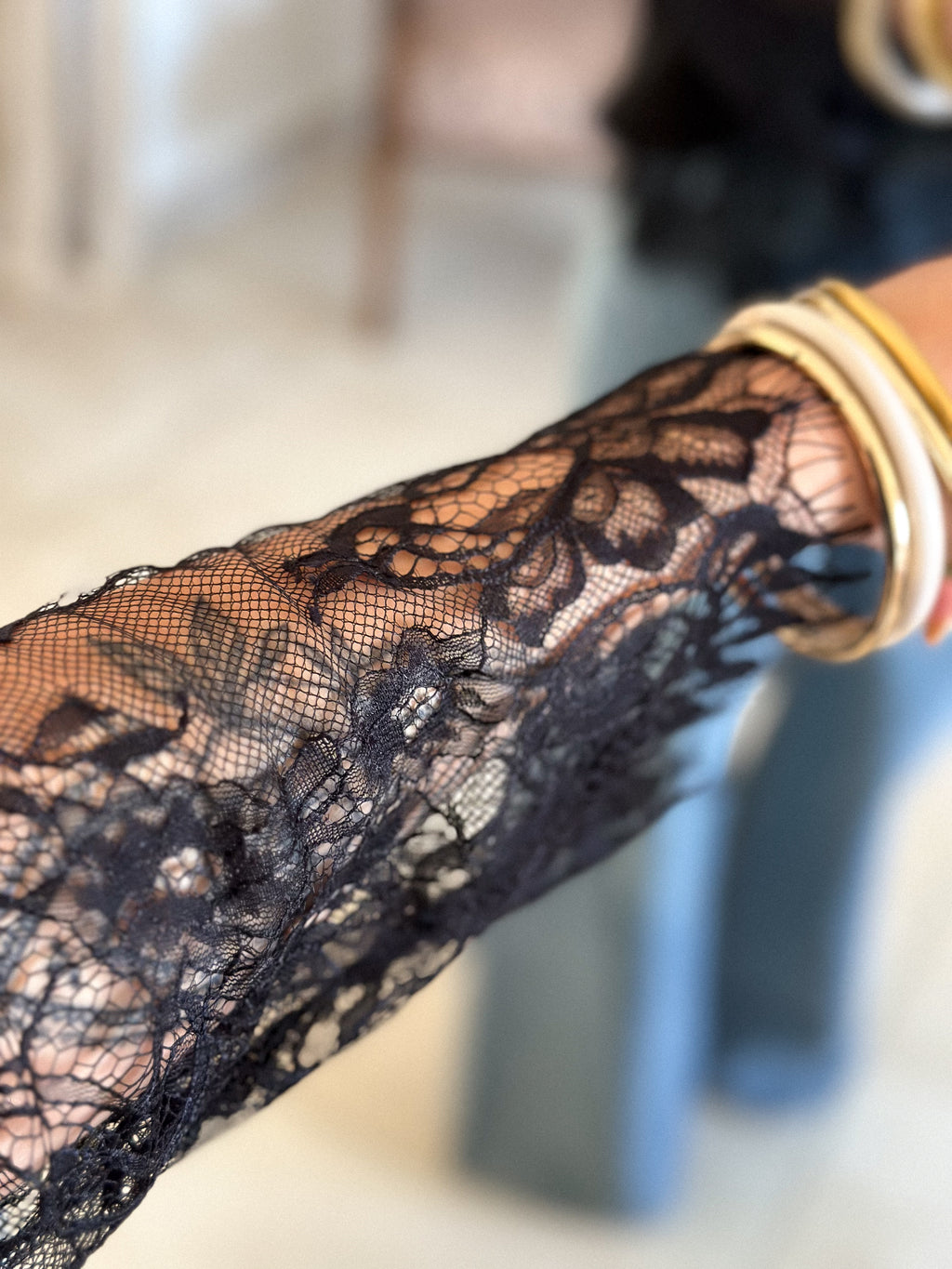 Pull Catia - Noir manches dentelle