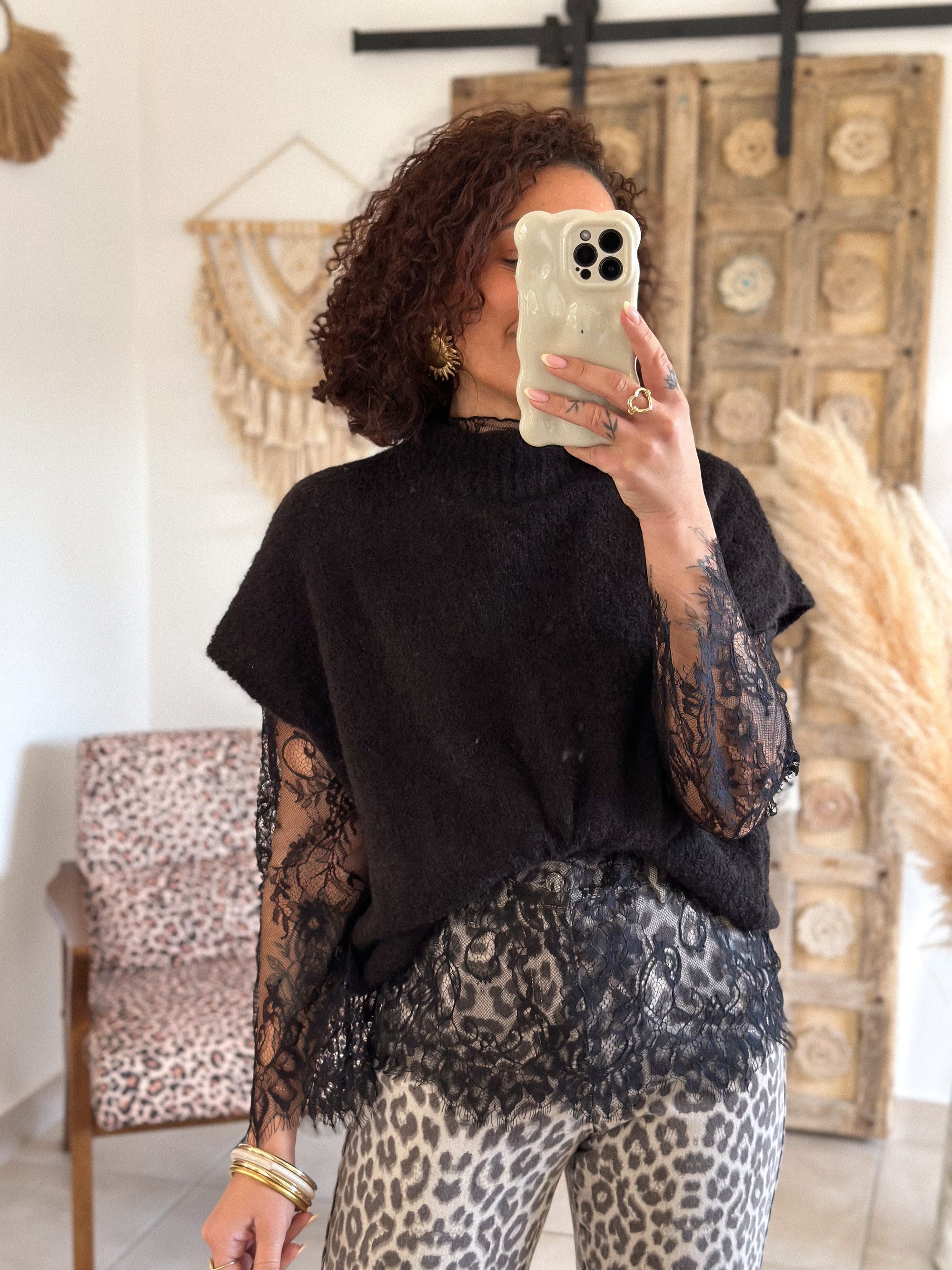 Pull Catia - Noir manches dentelle