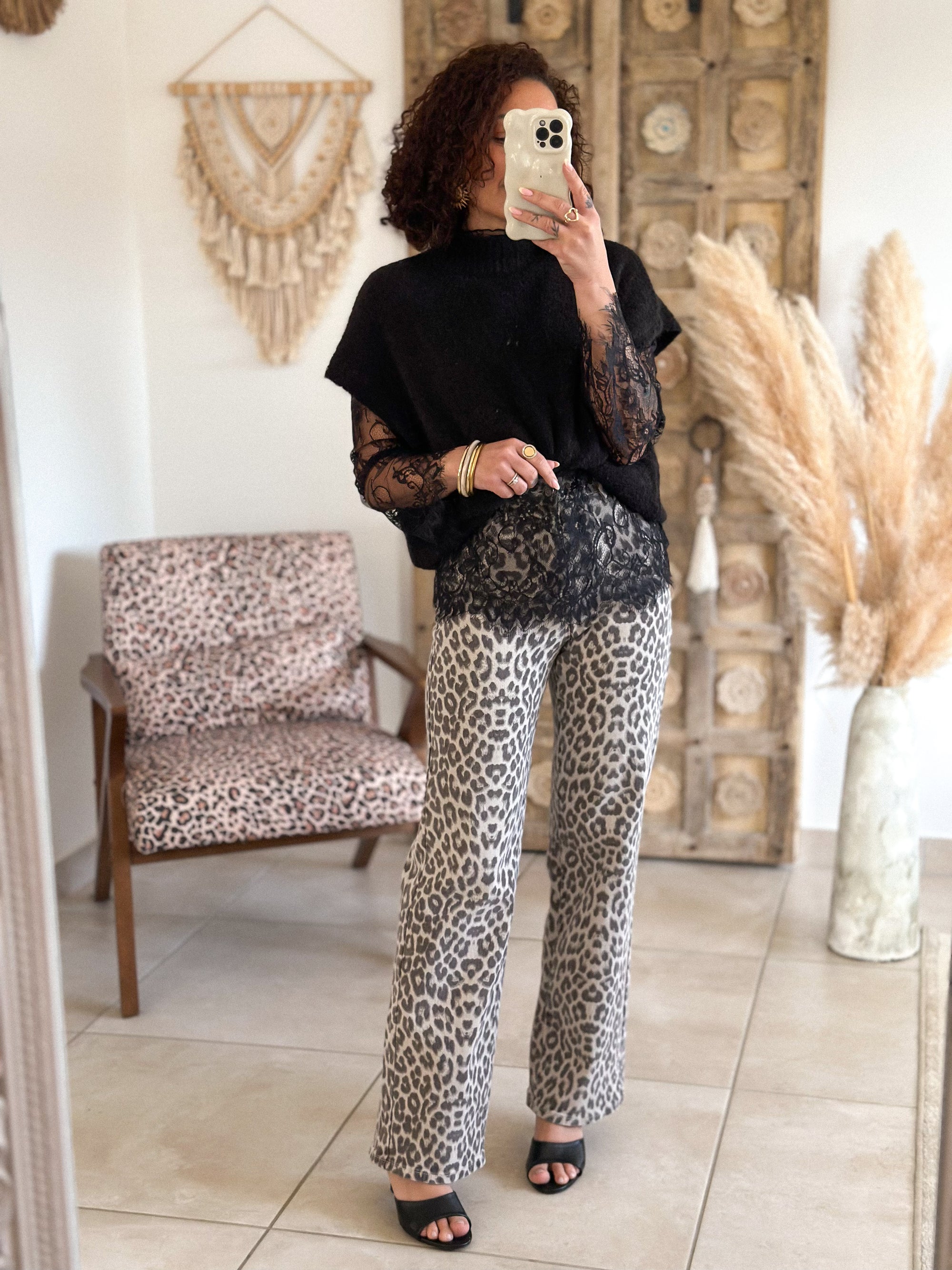 Pull Catia - Noir manches dentelle