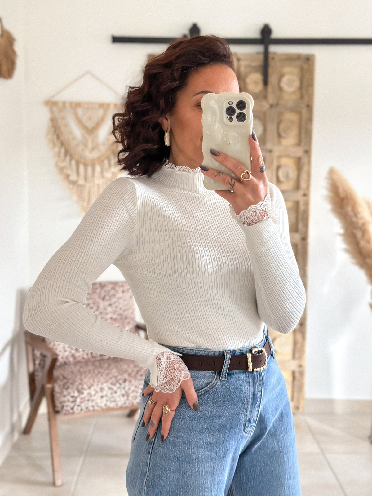 Farah jumper - white lace high neck