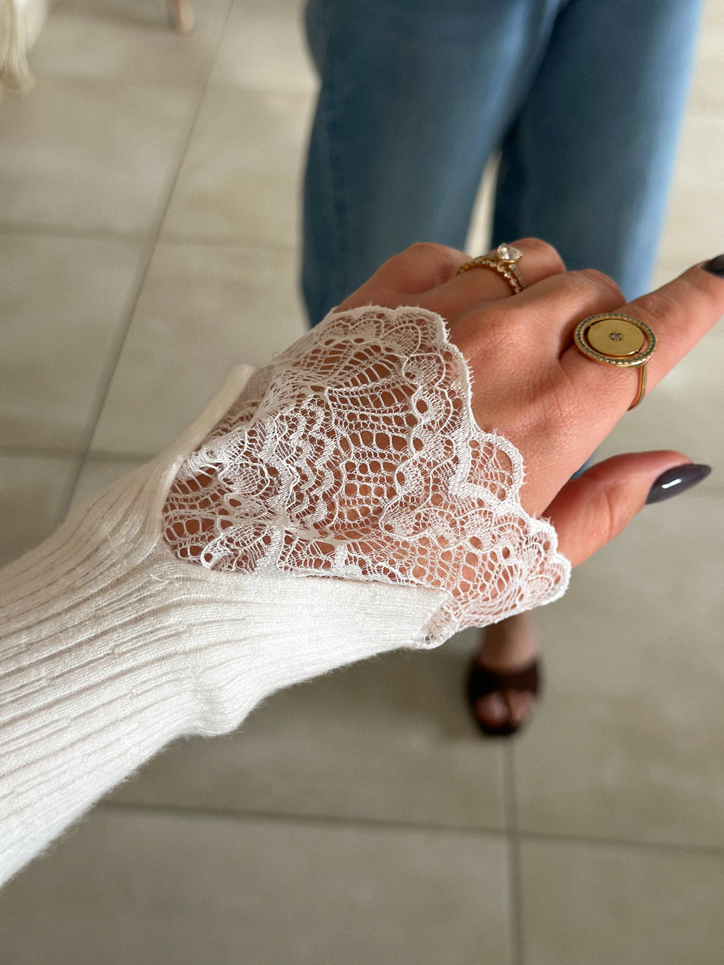 Pull Farah - col montant blanc à dentelle