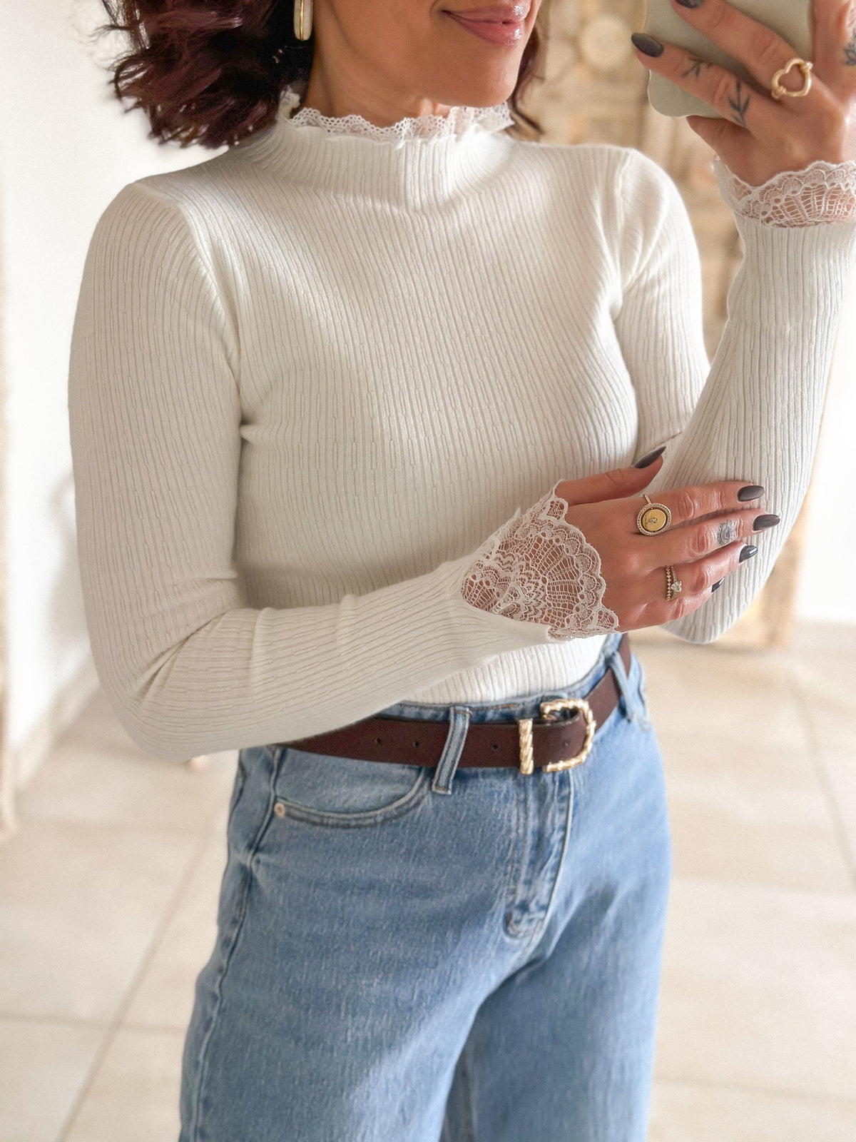 Farah jumper - white lace high neck