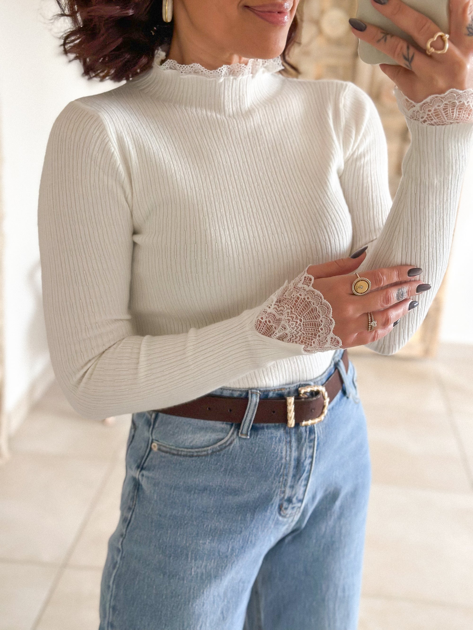Pull Farah - col montant blanc à dentelle