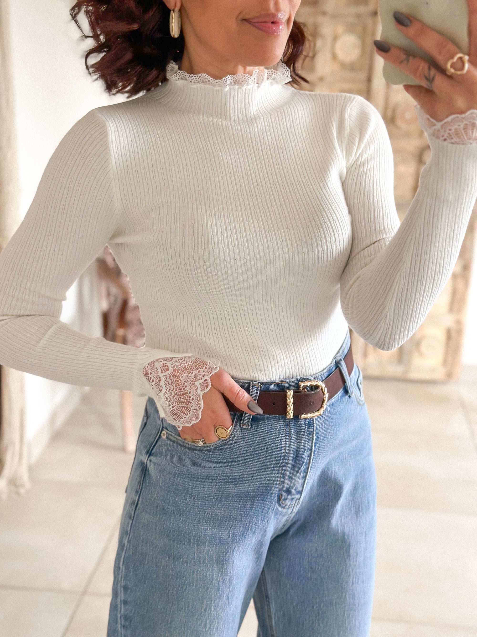 Pull Farah - col montant blanc à dentelle