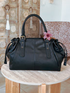 Grand sac cabas femme noir Alma Mëya porté épaule